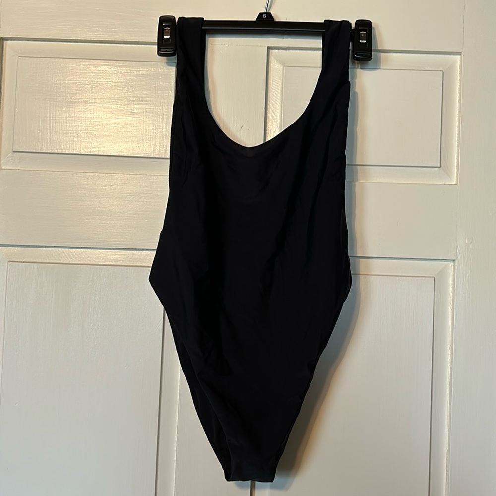 Aerie one piece plunge back and sides size medium